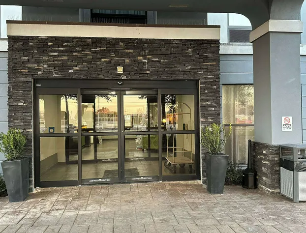 Ramada by Wyndham Burkburnett / Wichita Falls hotel detail image 2