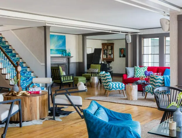 Whitehall hotel detail image 3