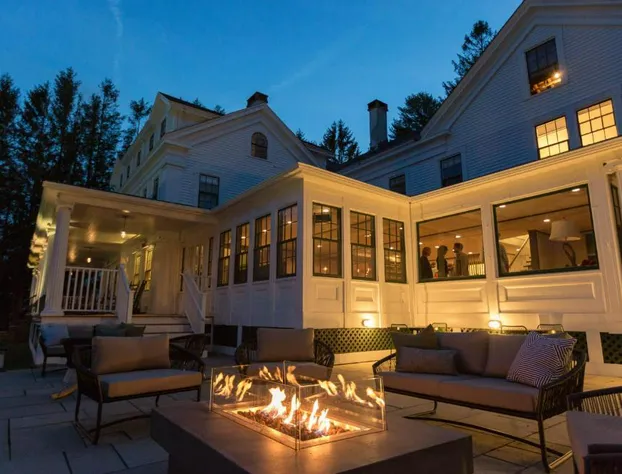 Whitehall hotel detail image 4