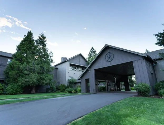 Running Y Resort hotel detail image 2