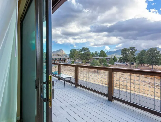 Coyote Mountain Lodge hotel detail image 2