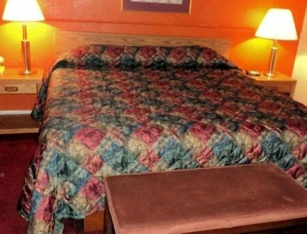 America's Best Inns & Suites hotel detail image 3