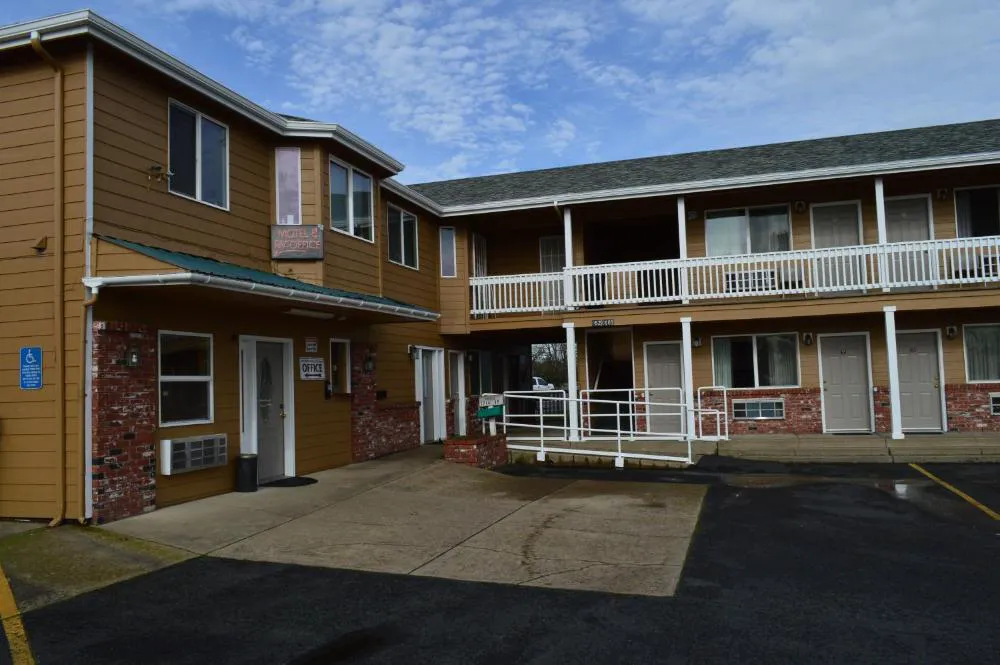 Western Motel hotel hero