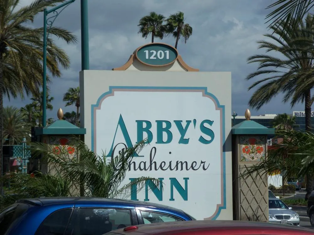 Abby's Anaheimer Inn hotel hero