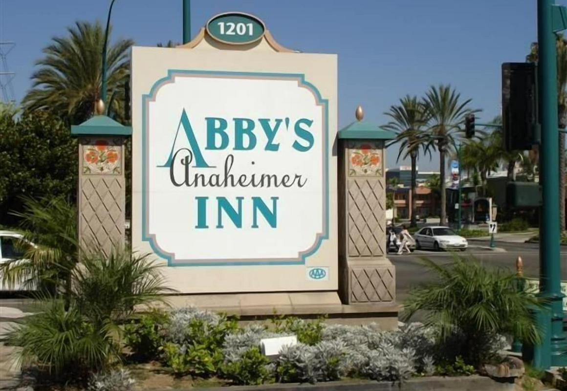 Abby's Anaheimer Inn hotel hero