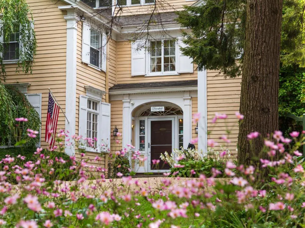 Devonfield Inn B&B hotel hero