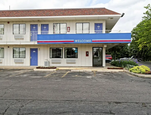 Motel 6 Amherst, OH - Cleveland West - Lorain hotel detail image 2