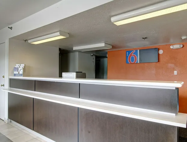 Motel 6 Amherst, OH - Cleveland West - Lorain hotel detail image 4