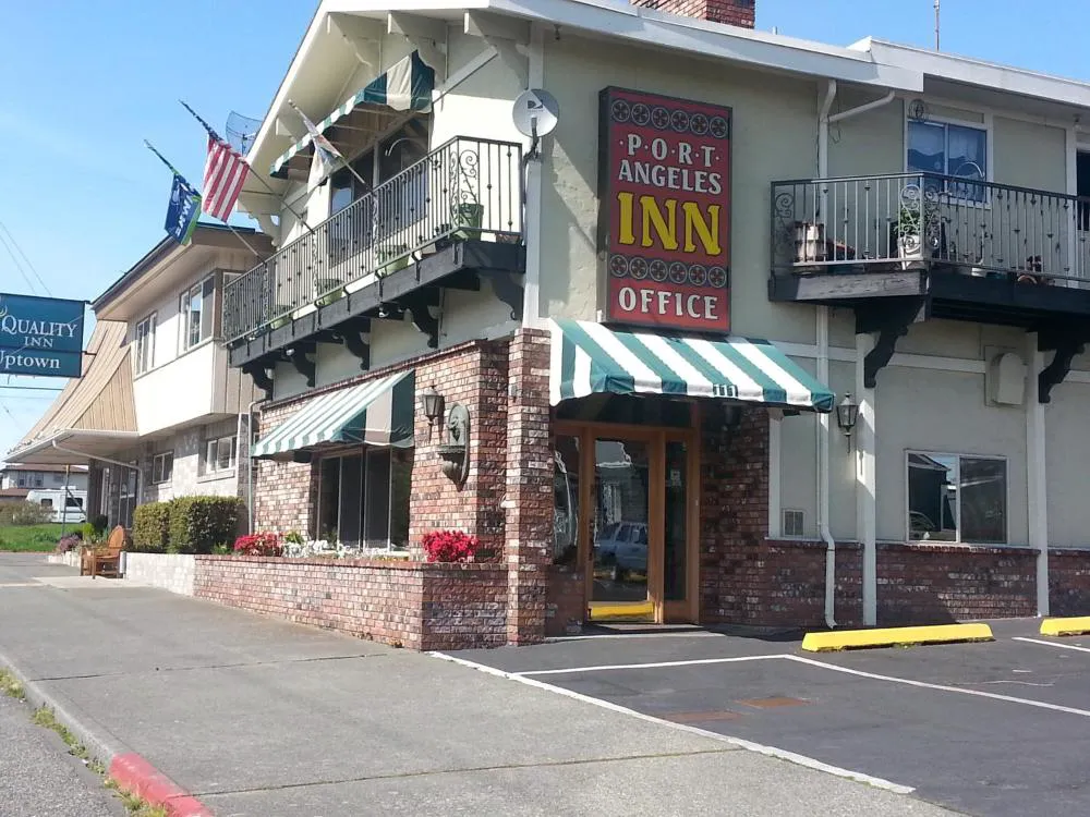 Port Angeles Inn hotel hero