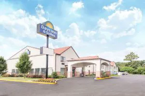 Days Inn & Suites by Wyndham Seaford hotel hero