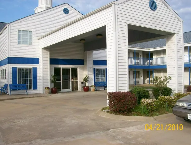 American Inn and Suites White Hall hotel detail image 4