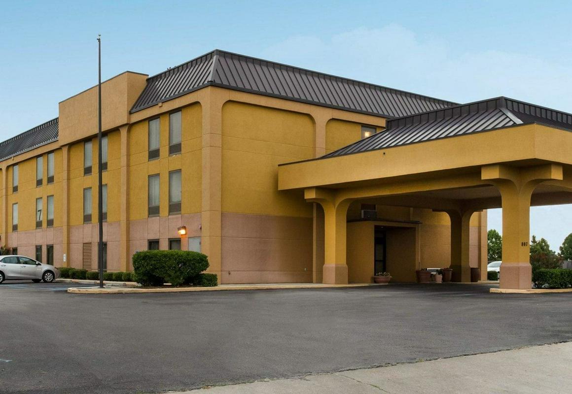 Quality Inn hotel hero