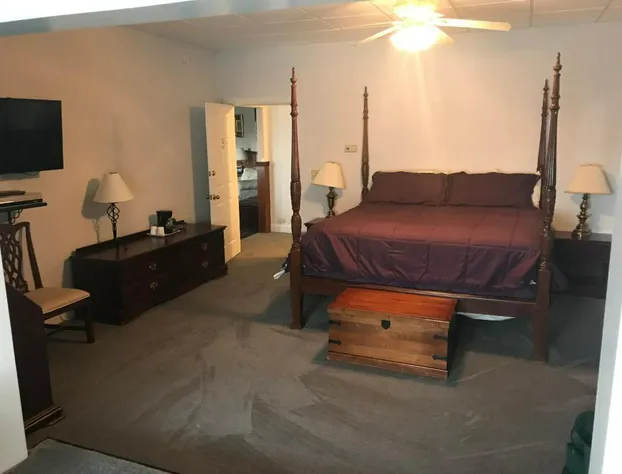 Long House Manor B And B hotel detail image 4