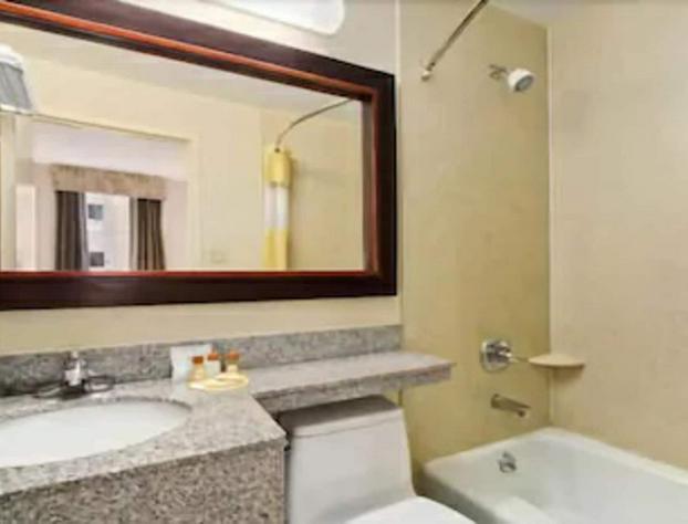 Days Inn By Wyndham Long Island City hotel detail image 3