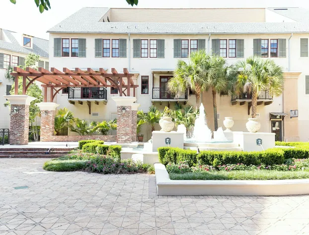 Carriage House Hotel hotel detail image 1