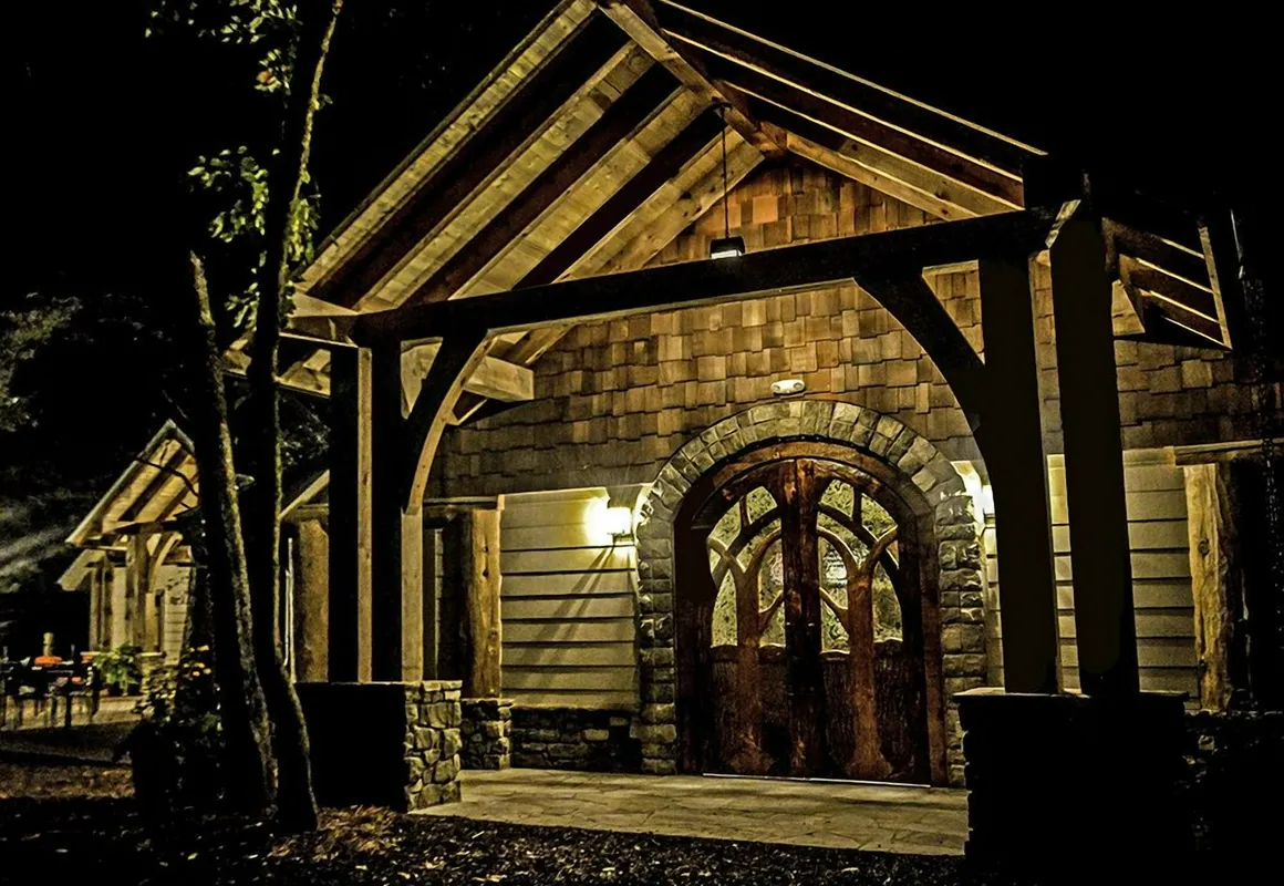 Dancing Bear Lodge hotel hero