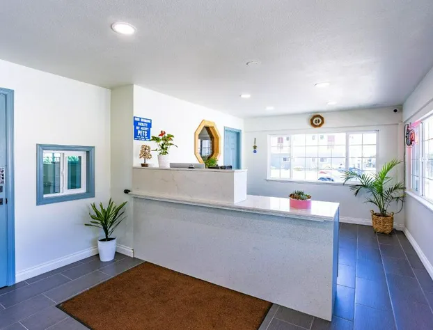 Coastal Breeze Inn hotel detail image 3