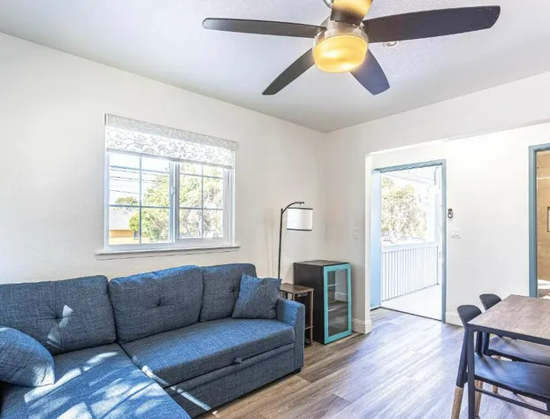 Coastal Breeze Inn hotel detail image 4