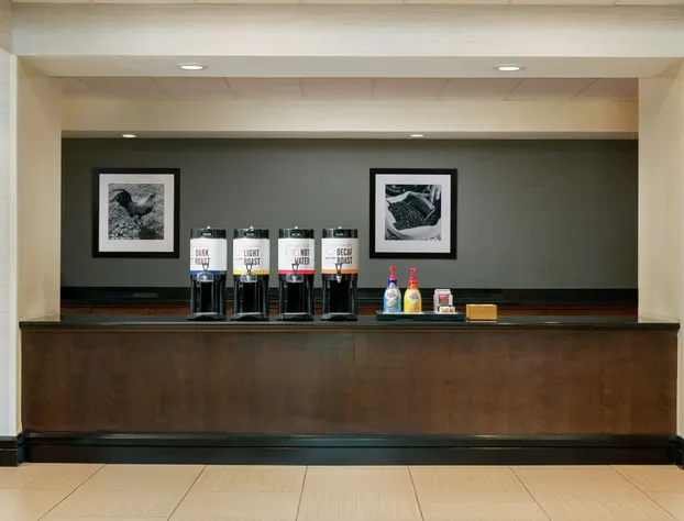 Hampton Inn & Suites National Harbor - Alexandria Area hotel detail image 4