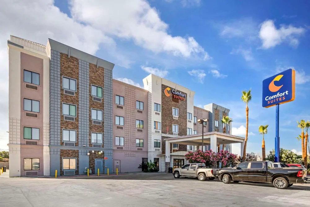 Comfort Suites hotel hero