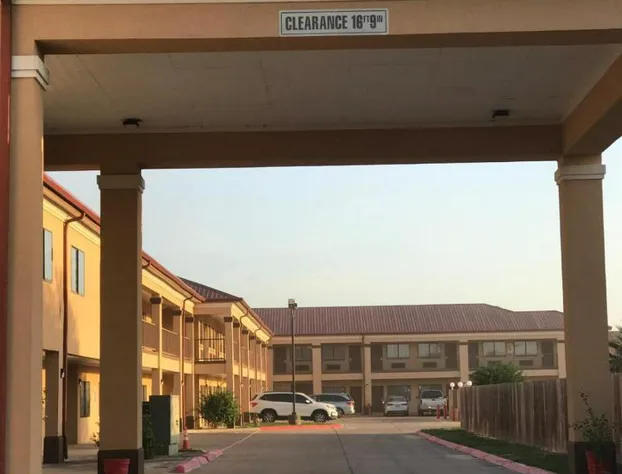 Texas Inn and Suites at La Joya hotel detail image 1