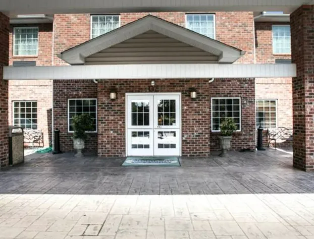 Mountain Inn & Suites Airport - Hendersonville hotel detail image 2