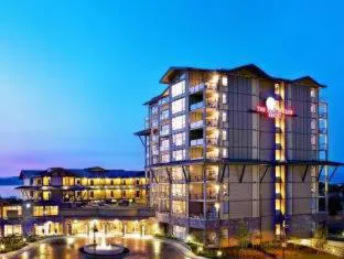 THE Beach Club Resort hotel hero