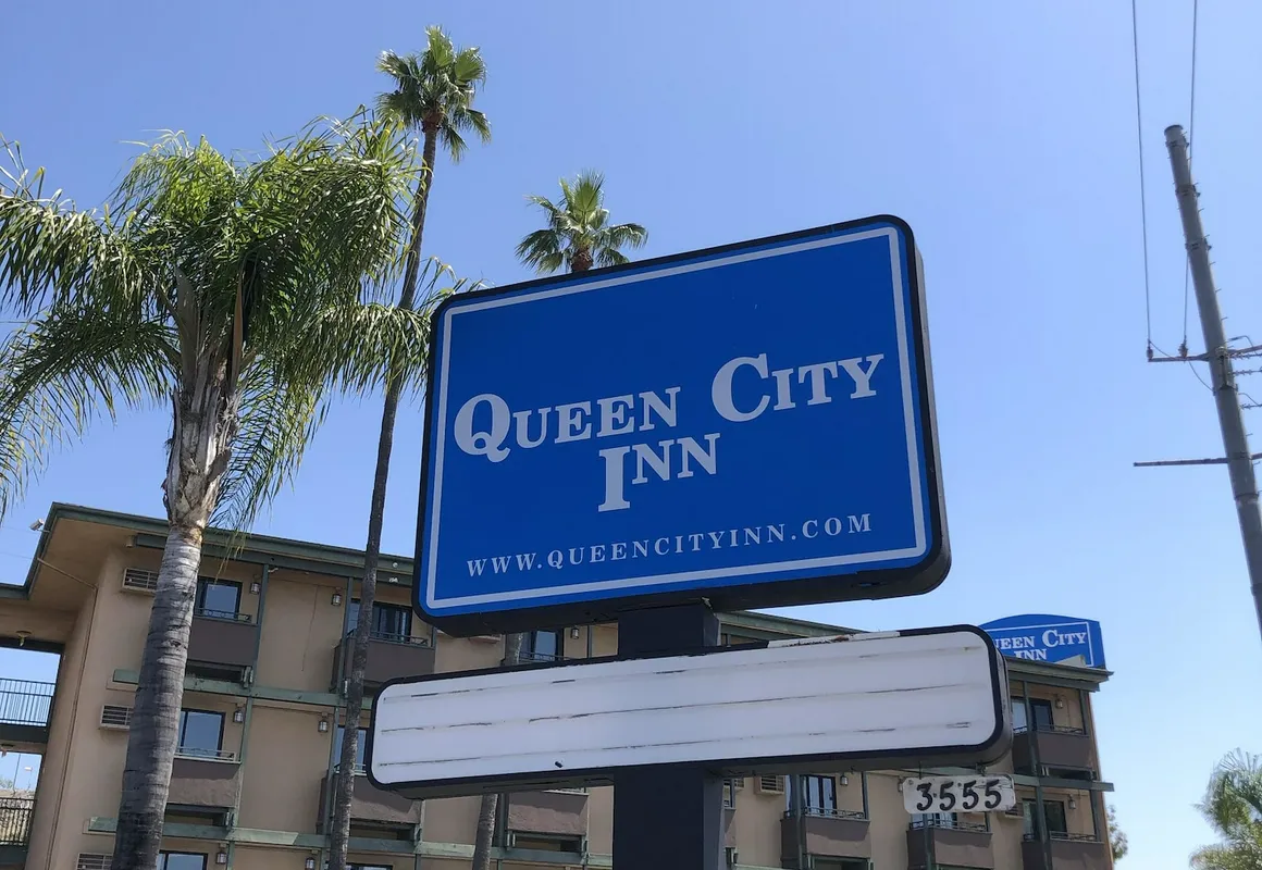 Queencity Inn hotel hero