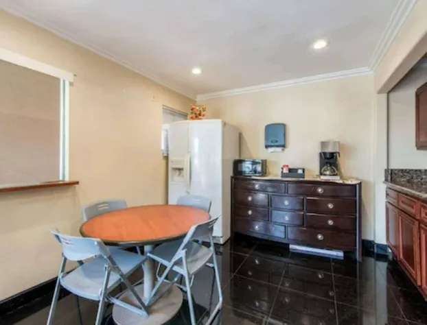 Queencity Inn hotel detail image 2