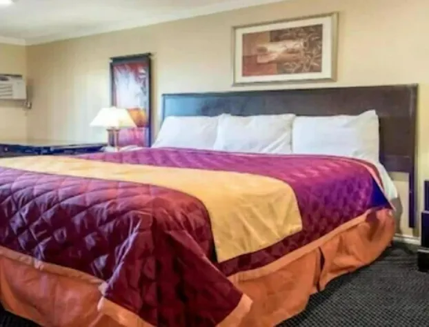 Queencity Inn hotel detail image 3