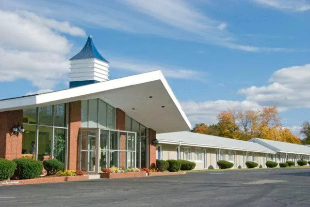 Monticello Inn Framingham hotel hero