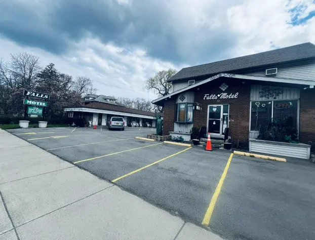 Falls Motel hotel detail image 3