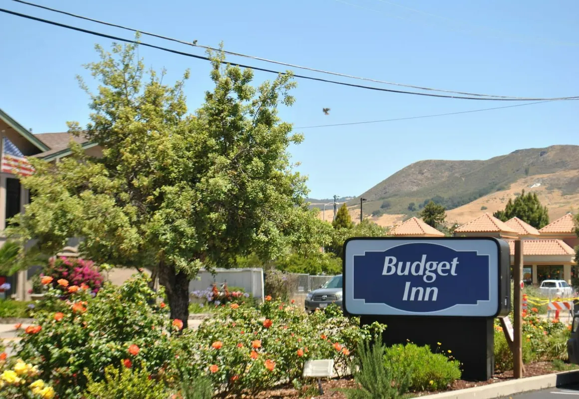 Budget Inn hotel hero
