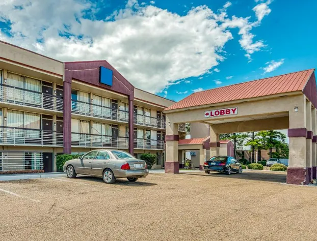 OYO Hotel Jackson North I-55 hotel detail image 1