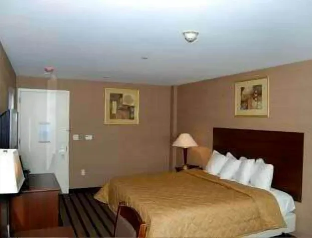 Days Inn by Wyndham Bronx Near Stadium hotel detail image 3