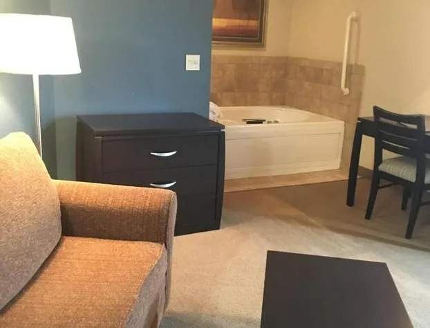 AmericInn by Wyndham Monmouth hotel detail image 4