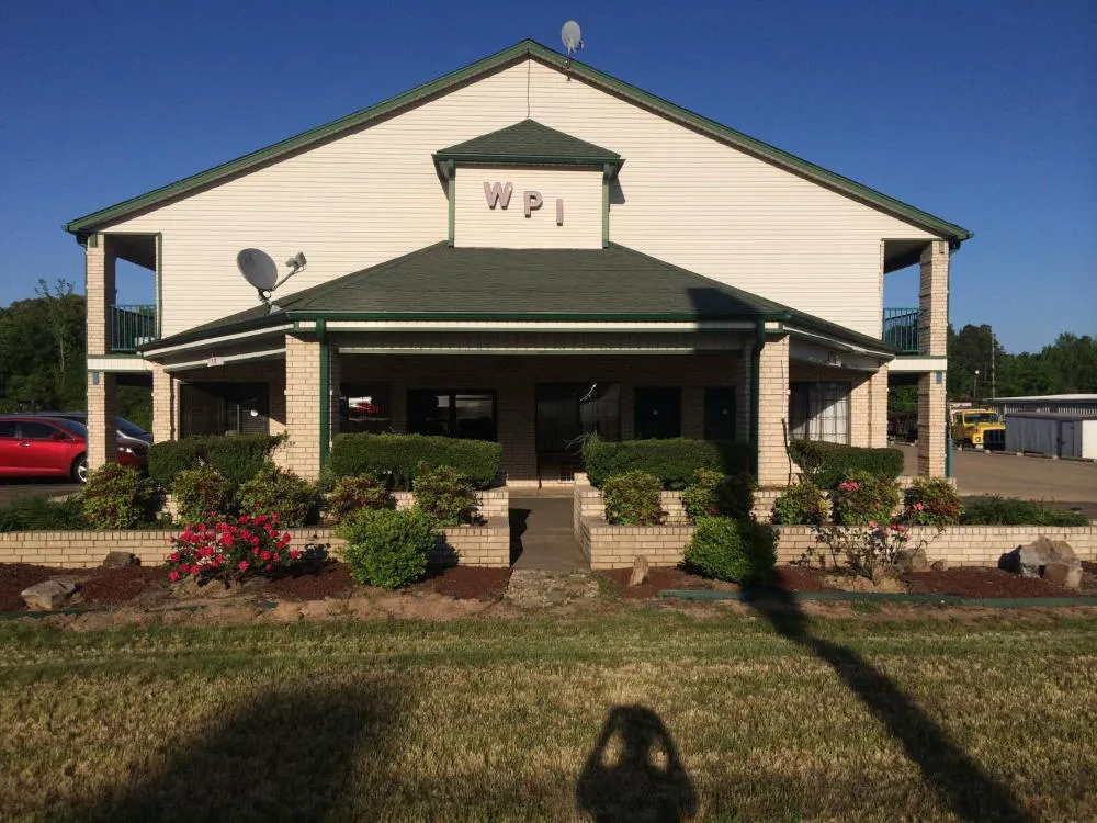 Western Plaza Inn hotel hero