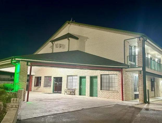 Western Plaza Inn hotel detail image 2