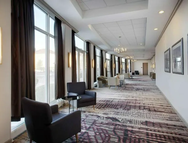 DoubleTree by Hilton Chicago Midway Airport hotel detail image 2