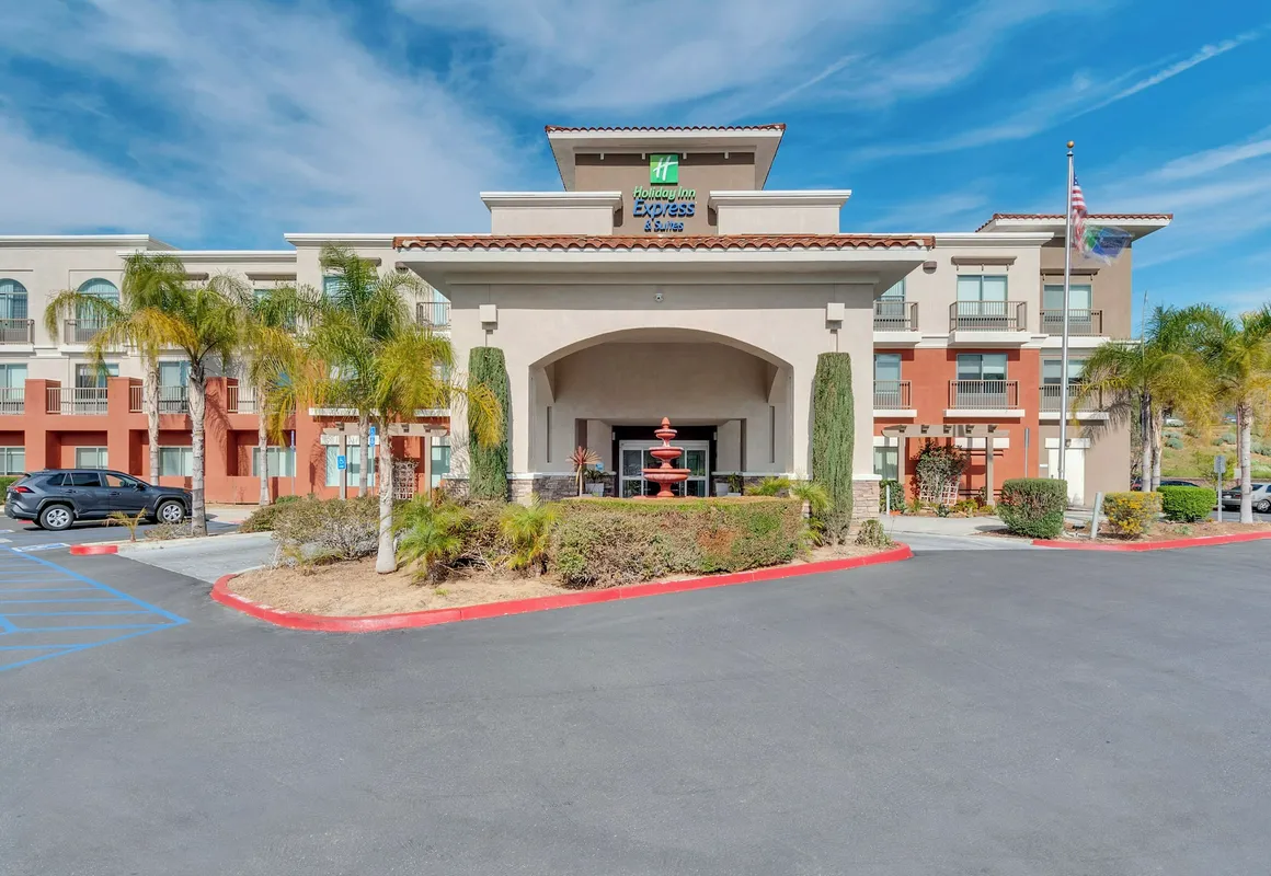 Holiday Inn Express & Suites, Lake Elsinore by IHG hotel hero
