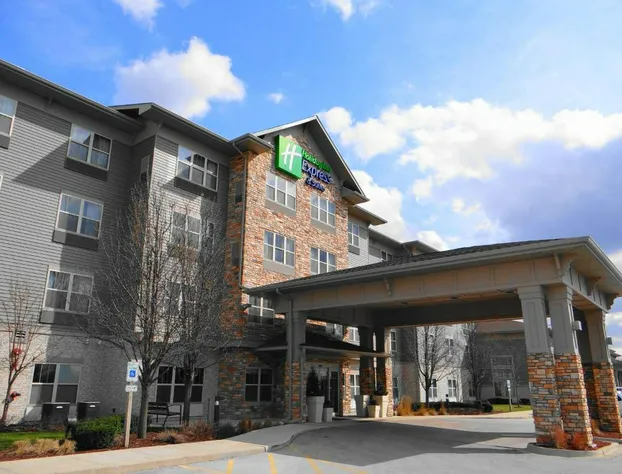 Holiday Inn Express & Suites Chicago West-Roselle by IHG hotel detail image 3