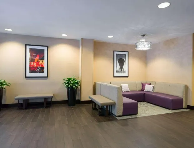 Hampton Inn Manhattan/Times Square South hotel detail image 1