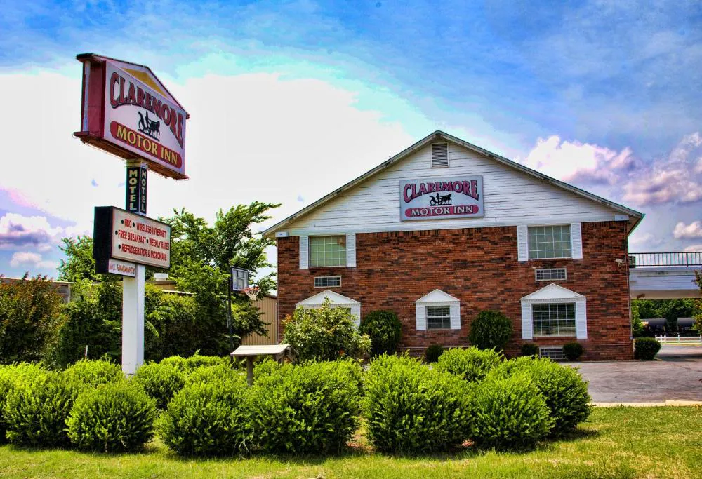 Claremore Motor Inn hotel hero