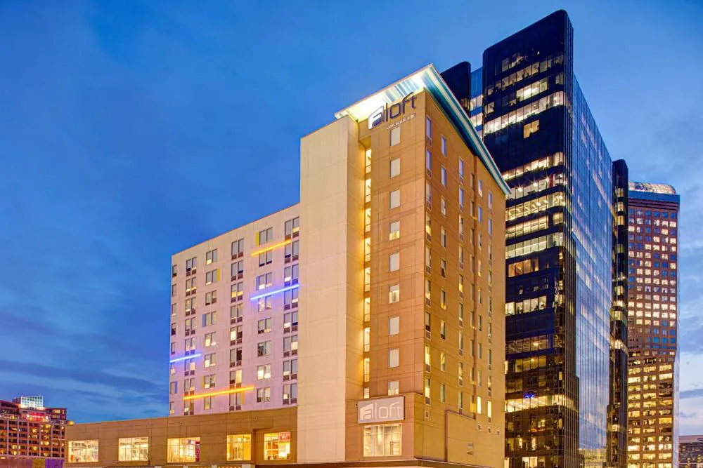 Aloft Charlotte City Center hotel hero