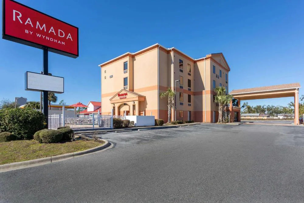 Ramada by Wyndham Panama City hotel hero
