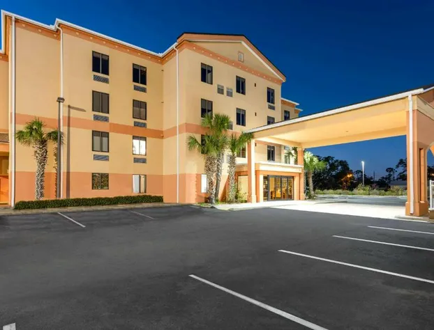 Ramada by Wyndham Panama City hotel detail image 1