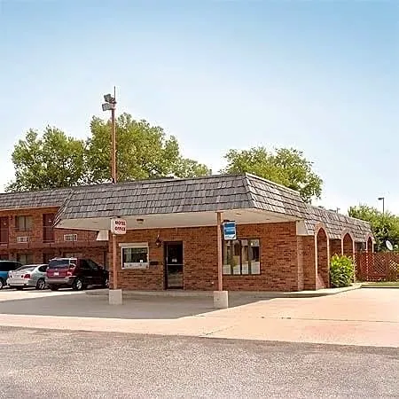 Lehrs Motel Augusta hotel hero