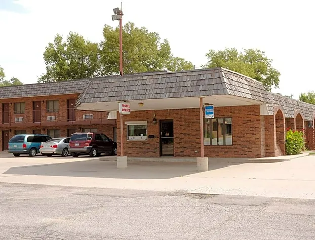 Lehrs Motel Augusta hotel detail image 1