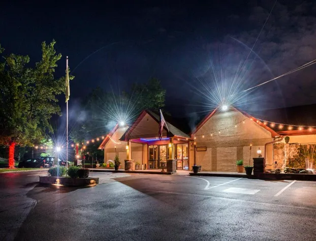 Inn of the Dove Romantic Suites with Jetted Tub & Fireplace hotel detail image 1