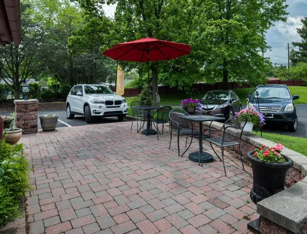 Inn of the Dove Romantic Suites with Jetted Tub & Fireplace hotel detail image 4